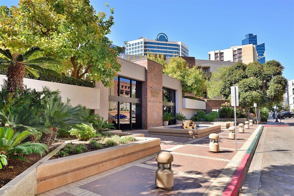 Foto principal - 750 State St