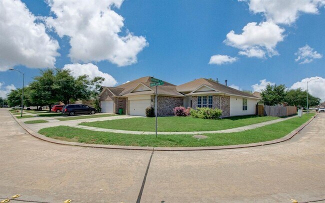 Building Photo - 7547 Oakwood Canyon Dr