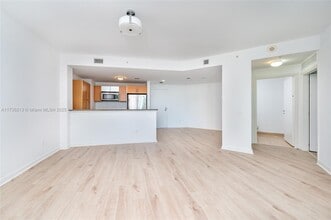 Building Photo - 300 S Biscayne Blvd