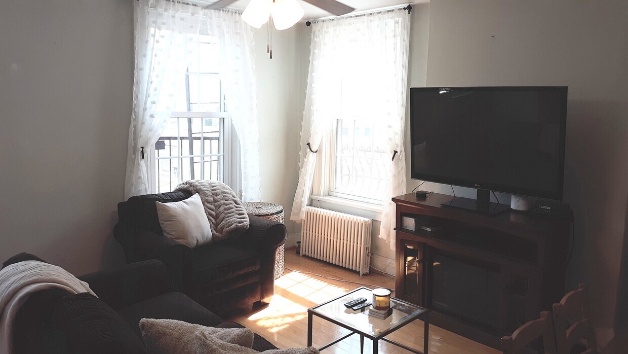 RARE CORNER UNIT - 901 Park Ave