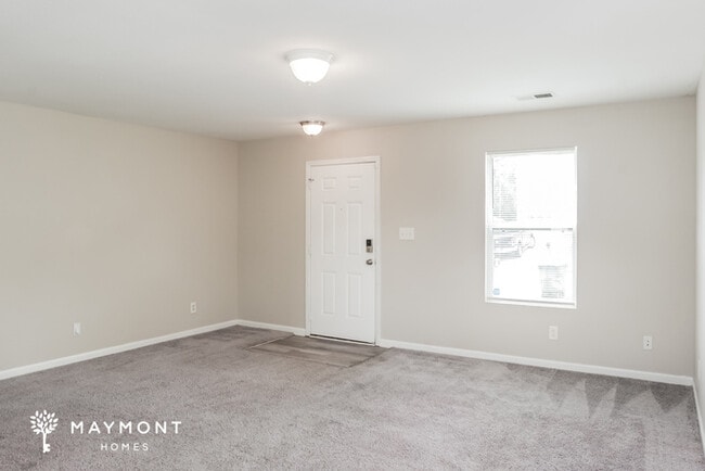 Building Photo - 130 Dormont Dr NE