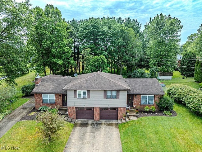 Building Photo - 824 Reno Dr
