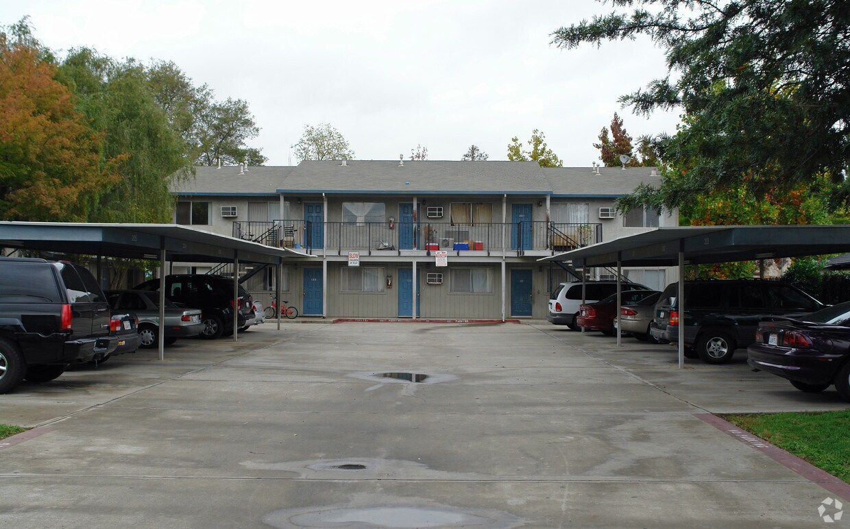 Building Photo - 111 Ronan Ave