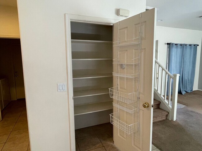 Foto del edificio - TWO WEEKS FREE ON 13 MO LEASE OAC/ COMMUNITY POOL, GREAT GILBERT LOCATION