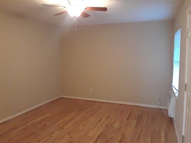 Building Photo - 1316 Heights Blvd