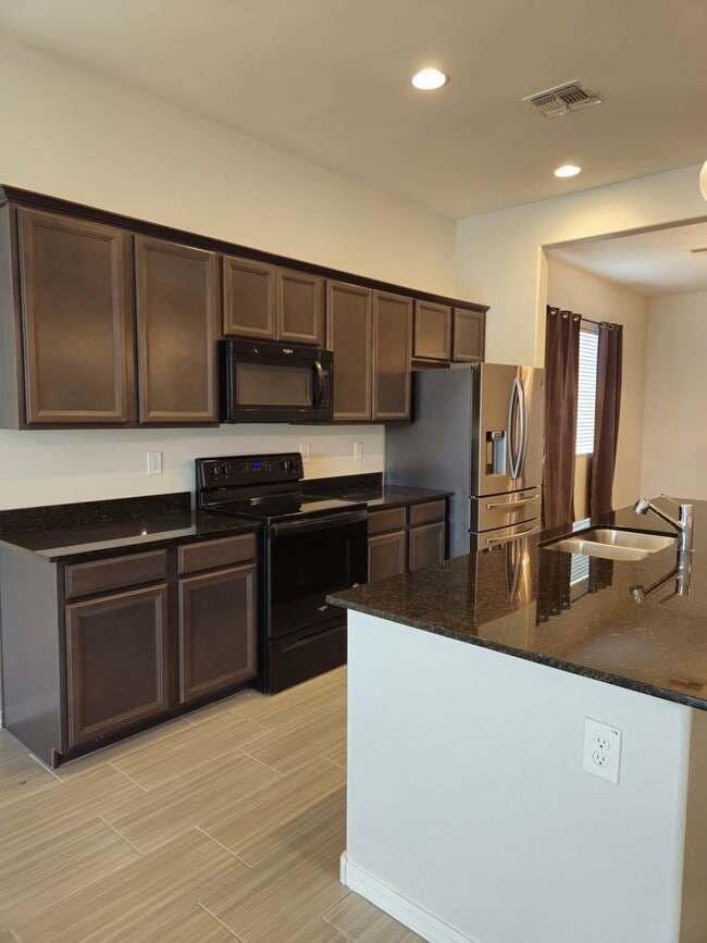 Building Photo - Beautiful 4 Bedroom 3 Bath Home in Gated C...