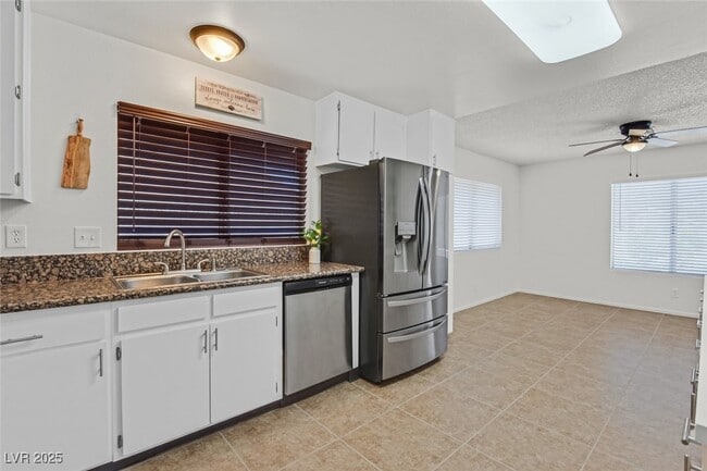 Building Photo - 3125 Belvedere Dr