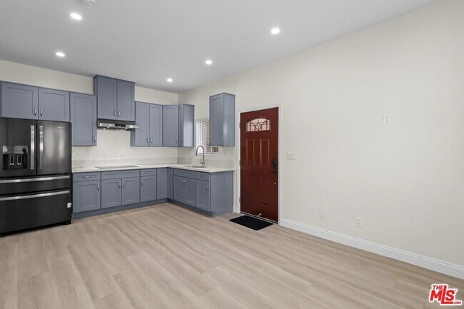 Foto del edificio - 2445 Harwood St