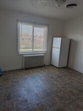 Building Photo - 814 7th St