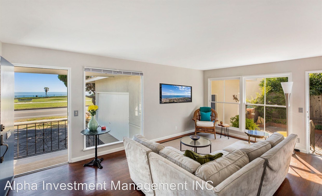 Primary Photo - 2 br, 1 bath House - 1322 Shoreline Dr