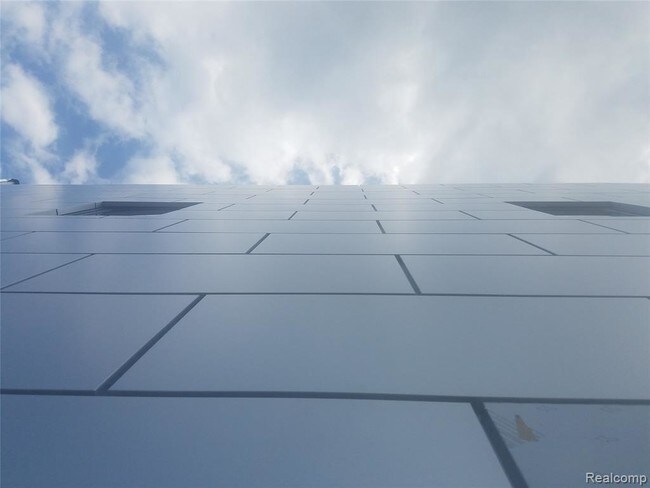 Foto del edificio - 32686 Woodward Ave