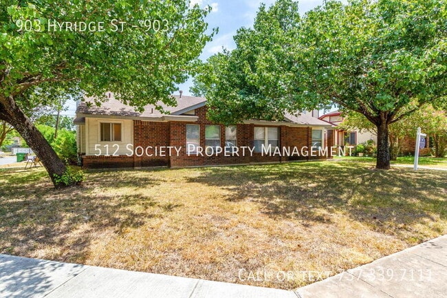 Building Photo - 903 Hyridge St