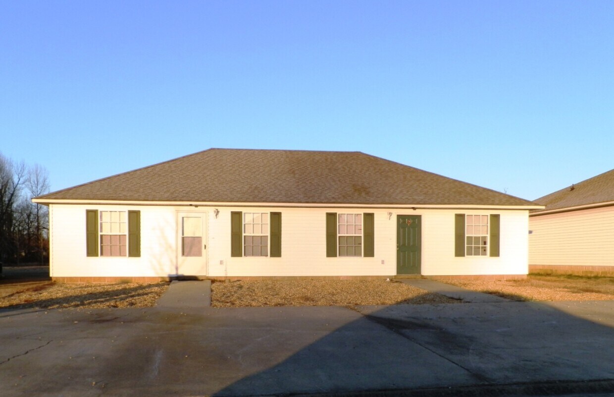 Primary Photo - 1004 N 35th St