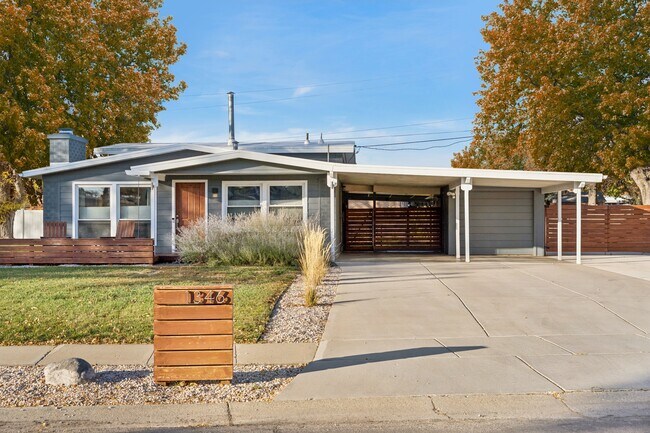 Building Photo - 1346 Phillips Ln