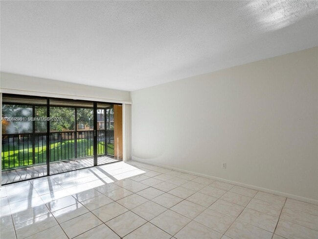 Foto del edificio - 5801 Washington St