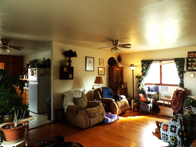 Foto del edificio - Room for Rent $600/month plus utilities