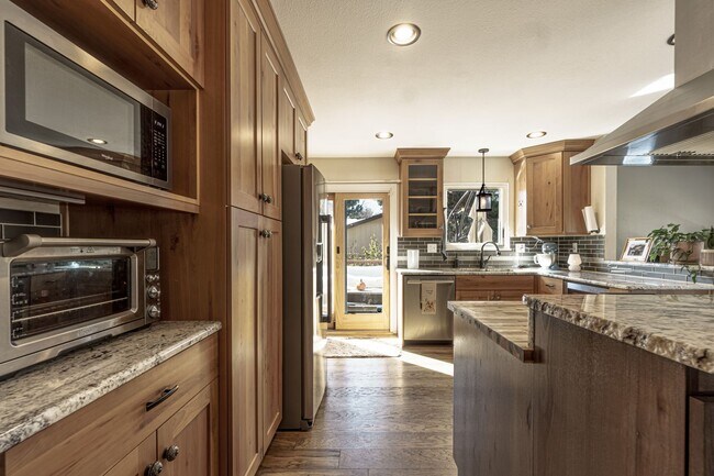 Foto del edificio - Upgraded home on Parade for rent!