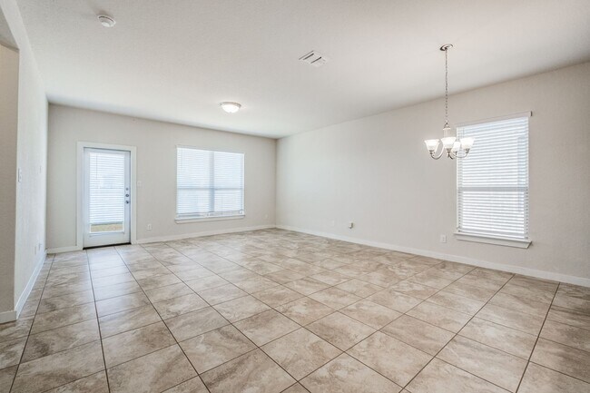 Foto del edificio - 3 Bedroom/2 Bath Bricewood Subdivision