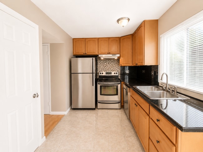 Building Photo - 4648 Balboa Way