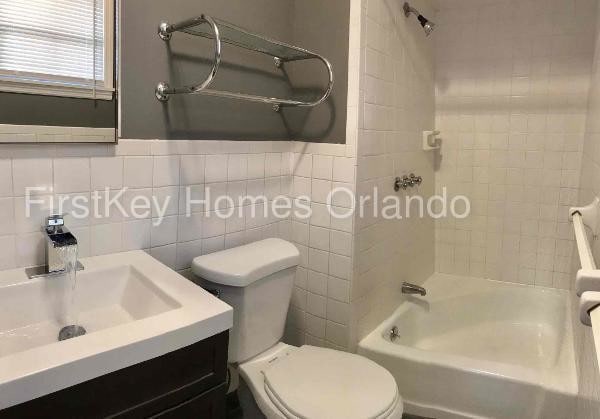 Building Photo - 6003 Holly Bay Dr