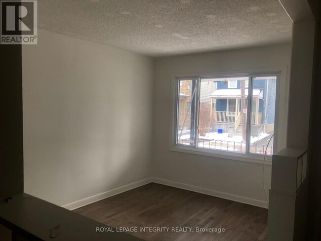Building Photo - 129 Pamilla St
