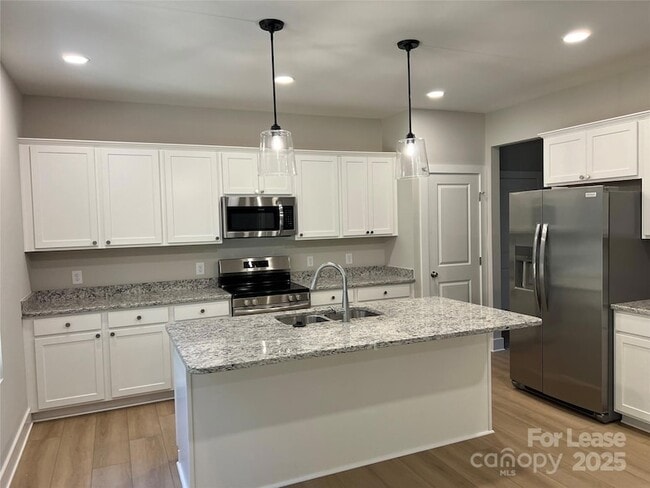 Foto del edificio - 2498 Tatum Rd