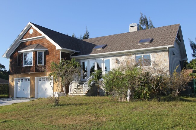 Building Photo - 308 Holly Rd