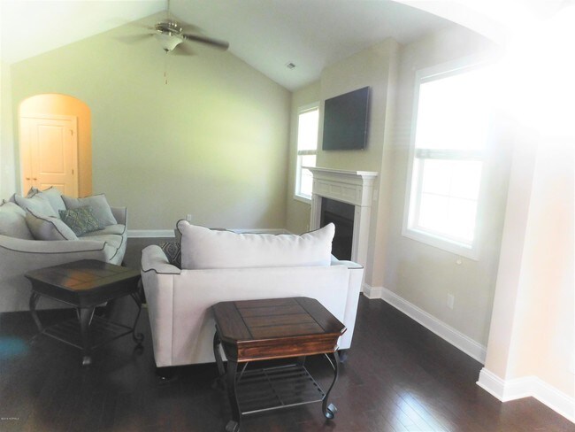 Building Photo - 158 Mardella Way