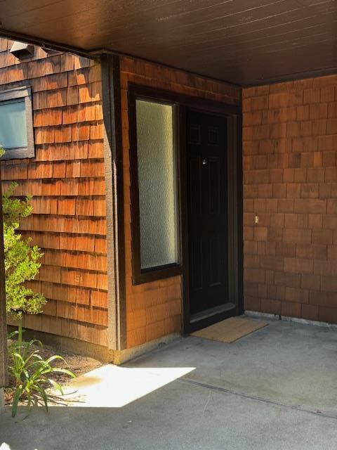 Building Photo - 539 Thain Way