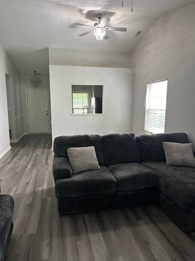 Building Photo - 2255 Rolling Oak Dr