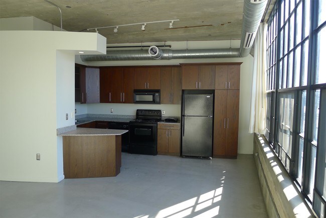 Building Photo - 41 Burroughs St