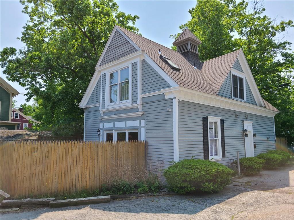 Front - 171 Waterman St