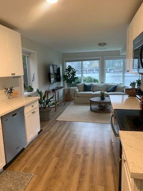 Foto del edificio - 407 101st Ave SE