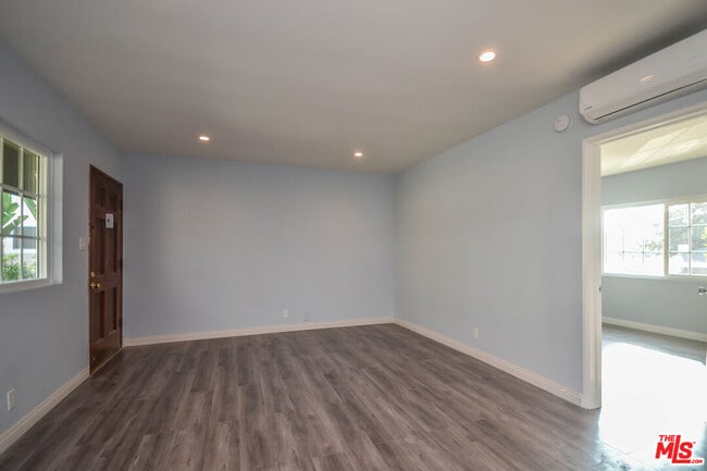 Building Photo - 1112 Ocean Park Blvd