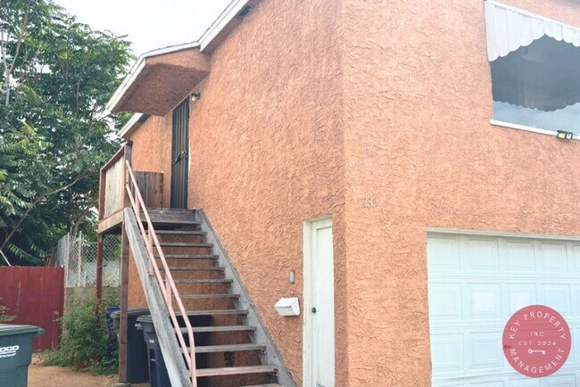 Building Photo - Charming 1-Bedroom Upstairs Unit Near San ...