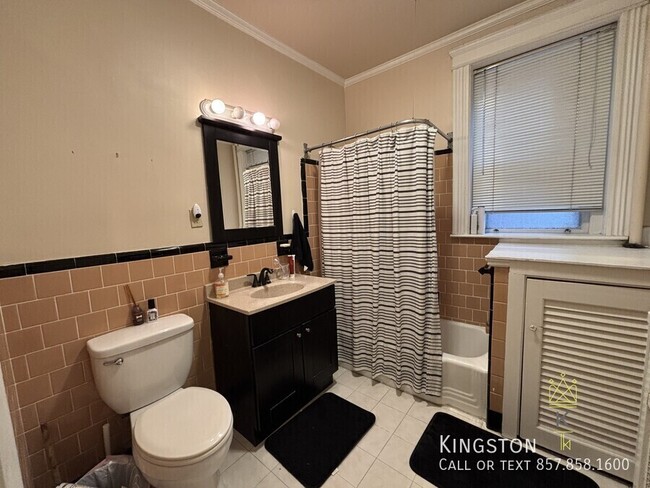 Foto del edificio - 1407 Beacon St