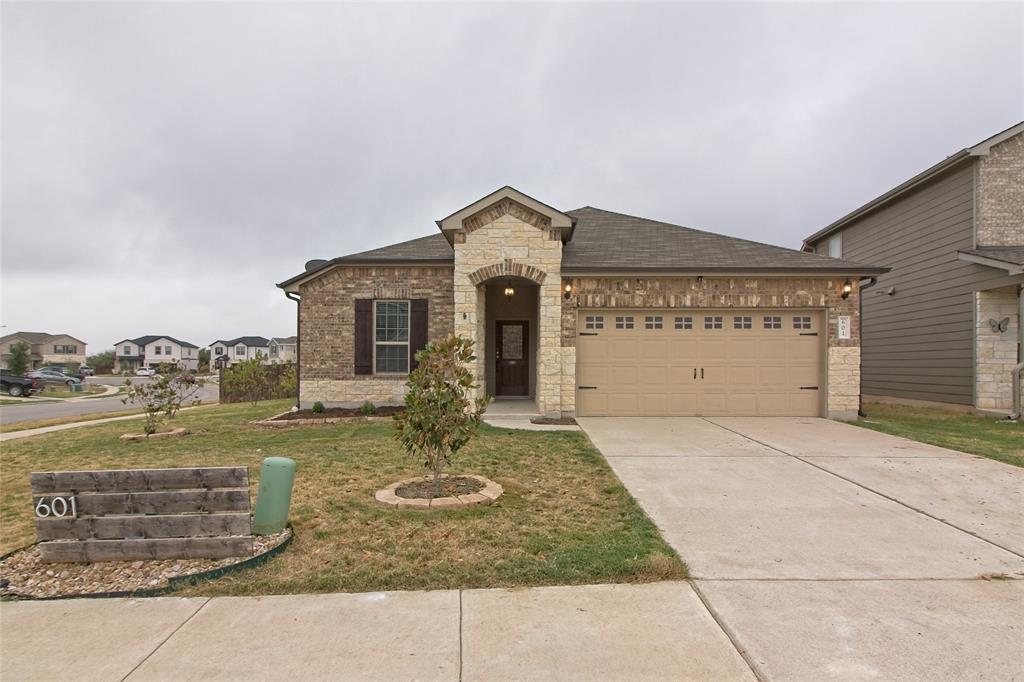 Primary Photo - 601 Hummingbird Ln