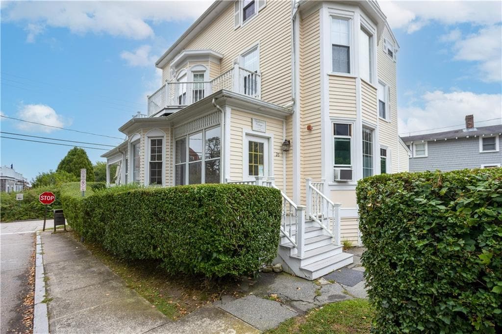 Foto principal - 26 Cliff Ave
