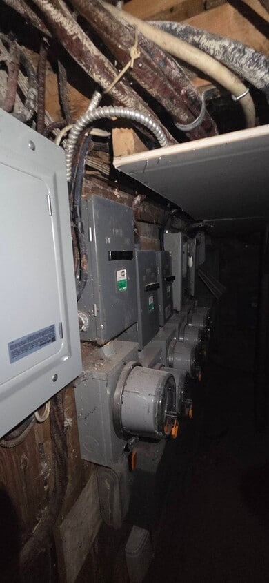 Building Photo - 742-742 Everard H Daigle Boul