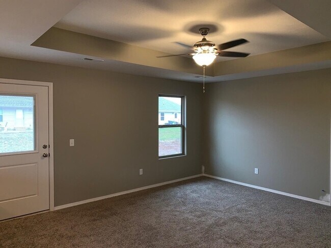 Building Photo - Beautiful home built in 2019 located in Re...