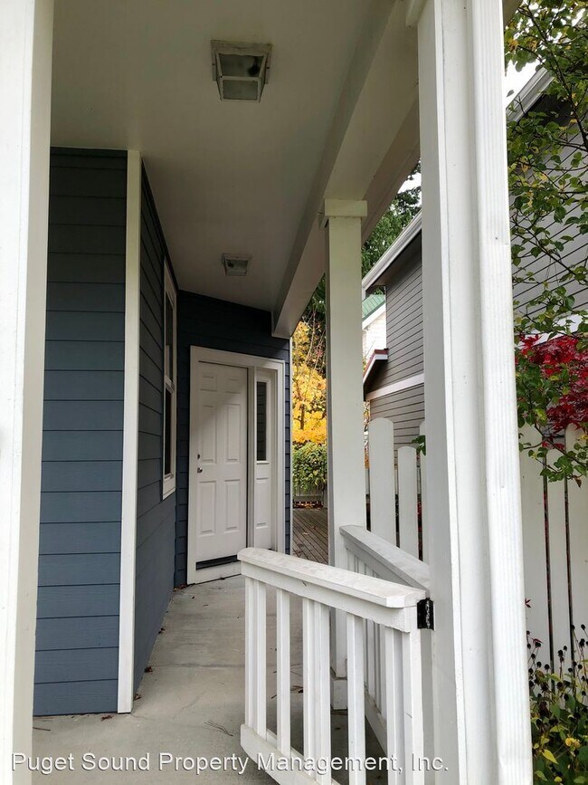 Building Photo - 2 br, 2.5 bath House - 668 Madison Avenue N