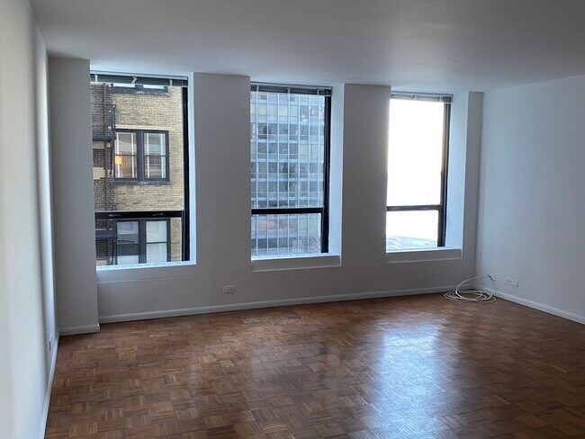 Foto del edificio - 260 E Chestnut St