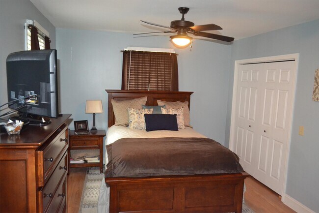 Foto del edificio - 2716 Kingswood Dr