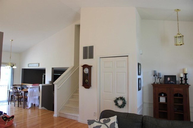 Building Photo - 9673 Wexford Dr