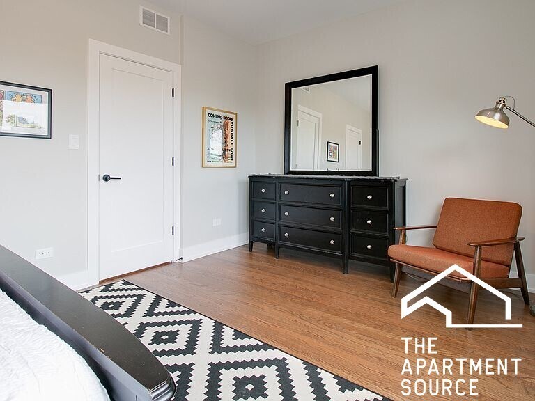 Foto principal - 3119 N Haussen Ct