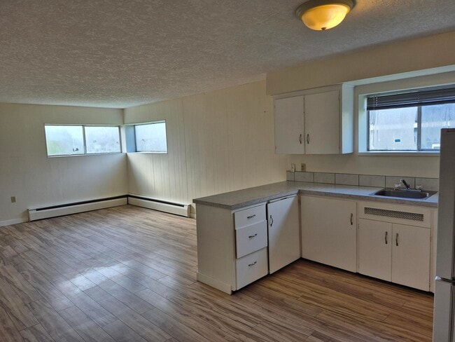 Building Photo - 2068 Townsend Rd