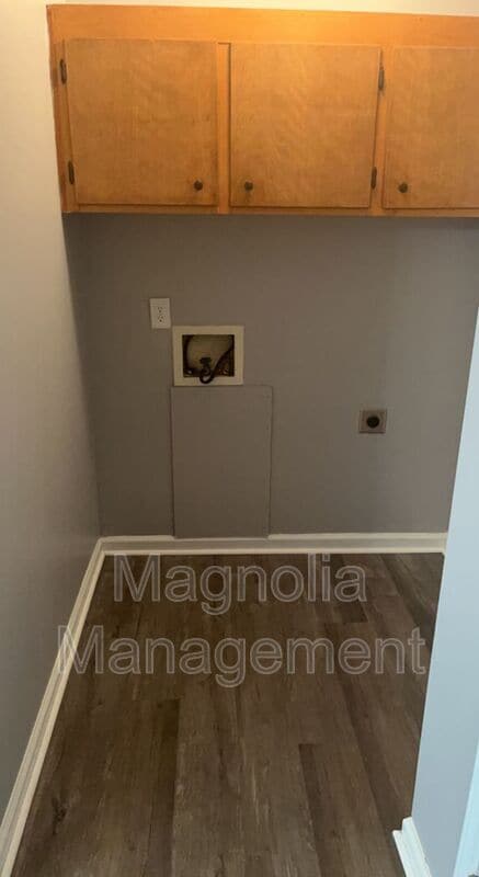 Foto del edificio - 1741 Epsom Rd