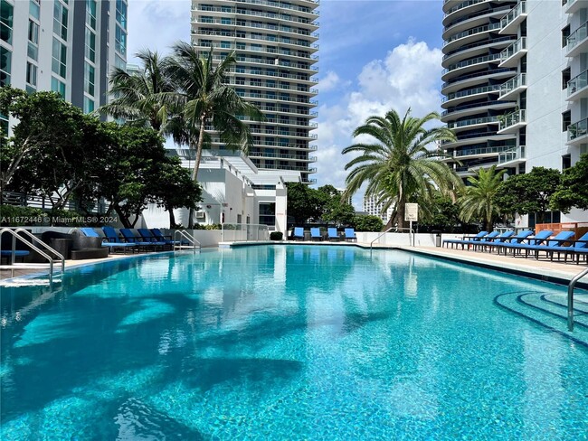 Foto del edificio - 1050 Brickell Ave