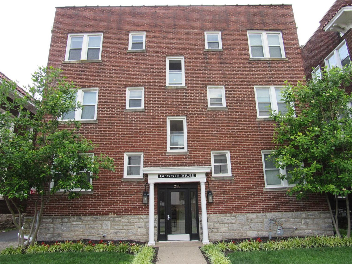 Foto principal - 258 E High St