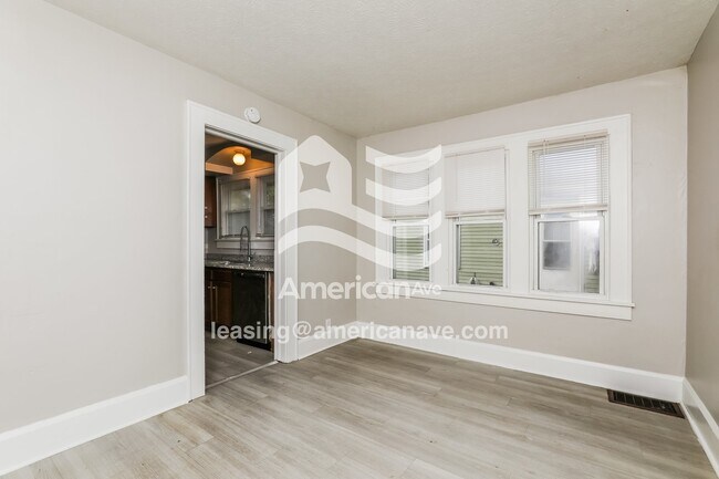 Foto del edificio - 2415 Central Ave